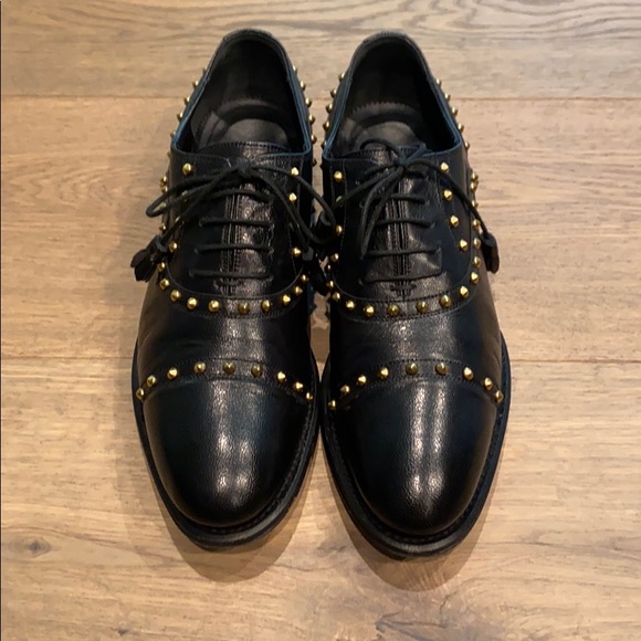 🔹Gucci Studded Leather Oxford - Picture 3 of 9